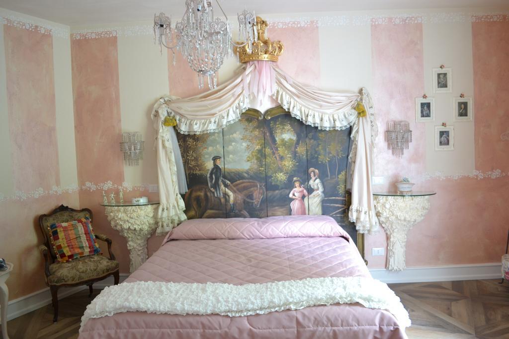 La Maison Delle Favole Desenzano del Garda Rum bild