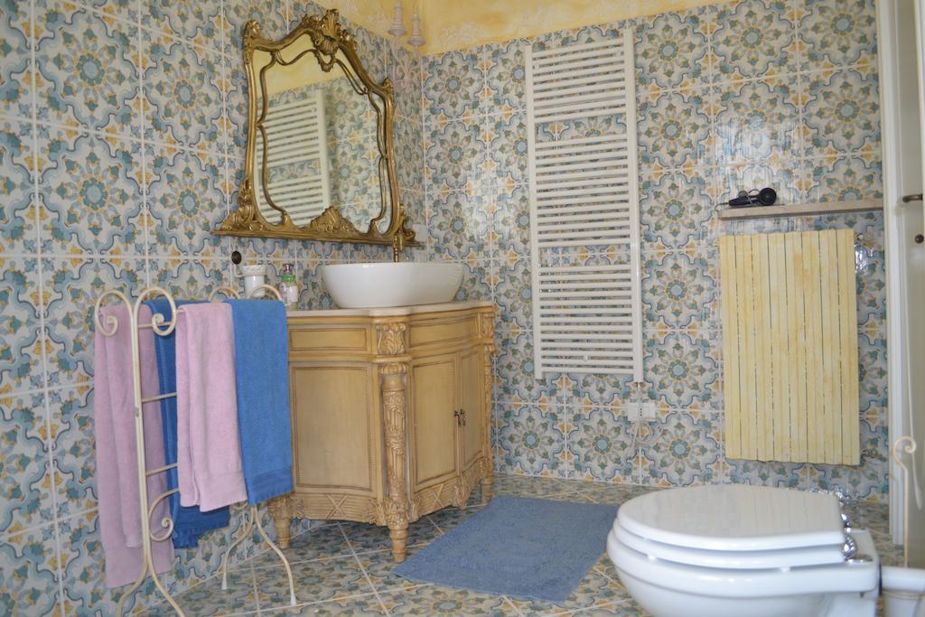 La Maison Delle Favole Desenzano del Garda Exteriör bild