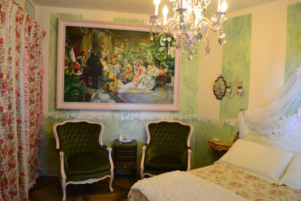 La Maison Delle Favole Desenzano del Garda Rum bild