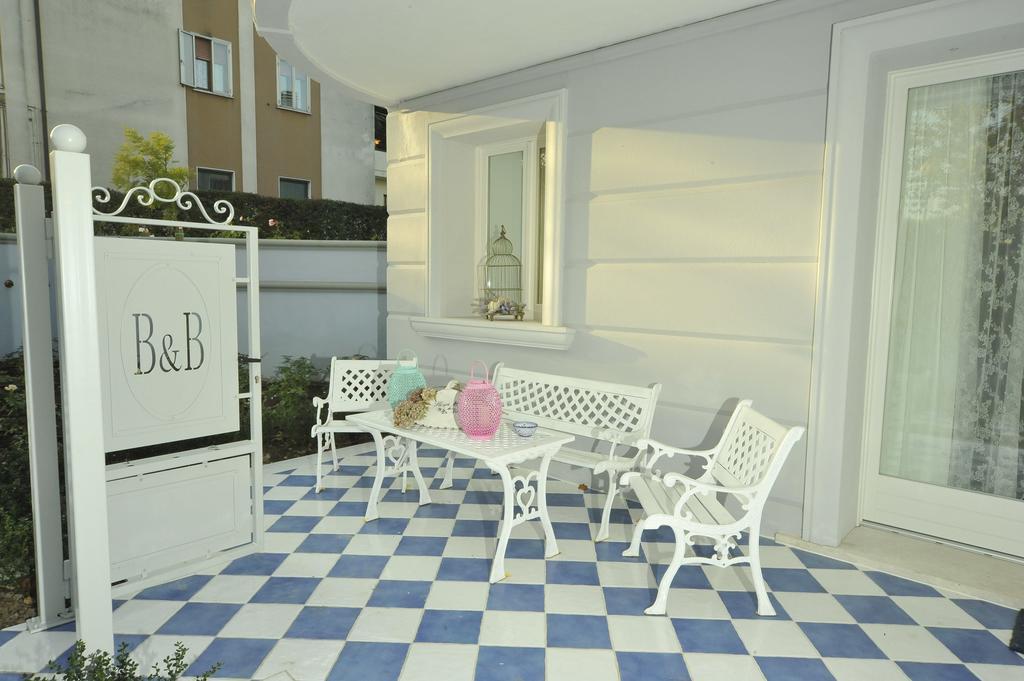 La Maison Delle Favole Desenzano del Garda Exteriör bild