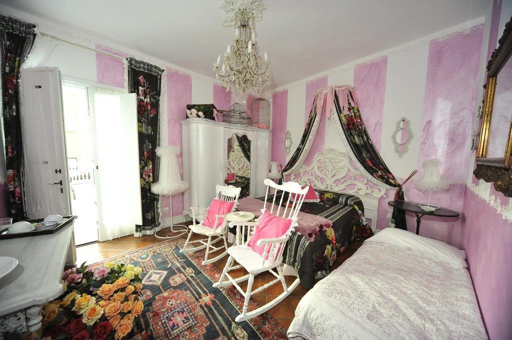La Maison Delle Favole Desenzano del Garda Exteriör bild